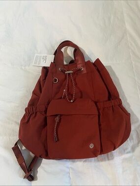 NWT Lululemon 2 in 1 drawstring bucket bag